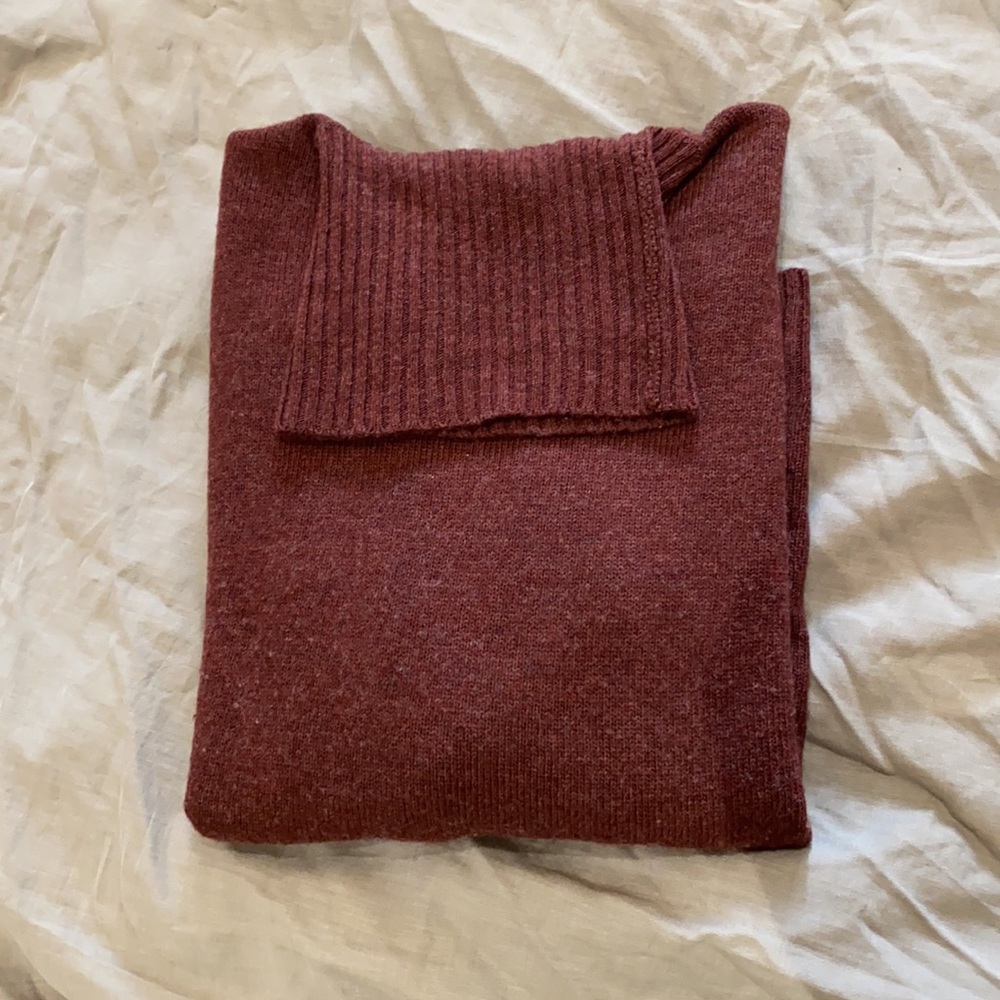 I crew maroon/brown turtleneck sweater